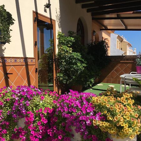 Apartment With Private Patio Fuengirola Eksteriør billede