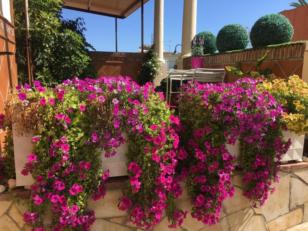 Apartment With Private Patio Fuengirola Eksteriør billede