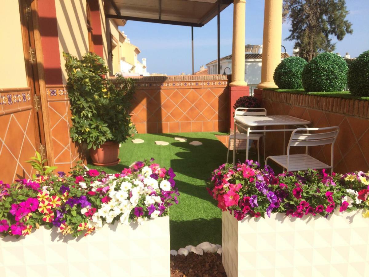 Apartment With Private Patio Fuengirola Eksteriør billede
