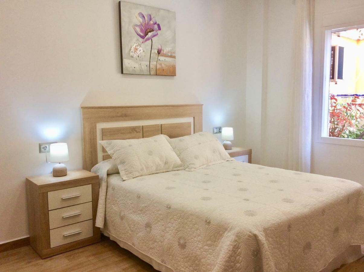 Apartment With Private Patio Fuengirola Eksteriør billede