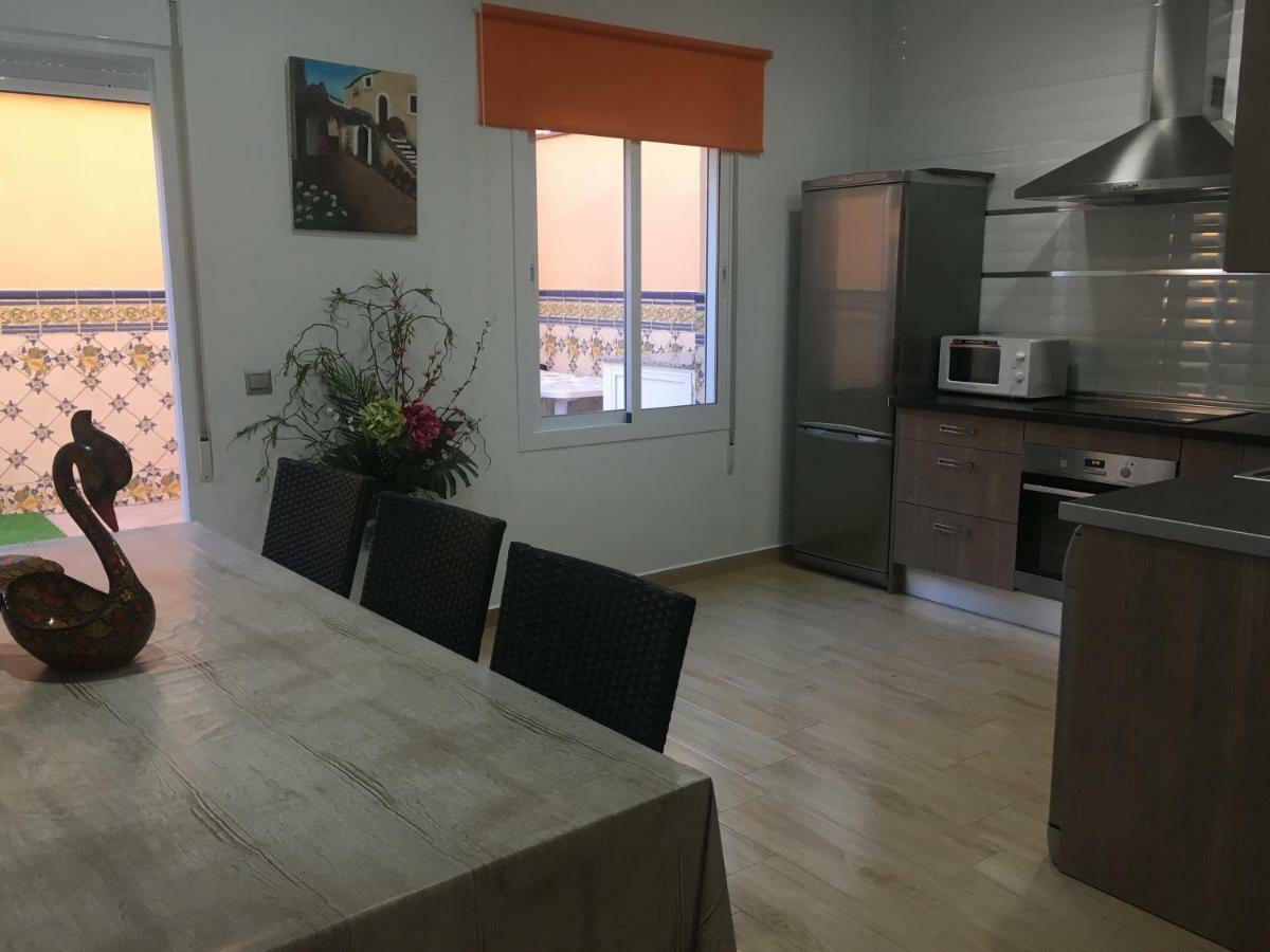 Apartment With Private Patio Fuengirola Eksteriør billede