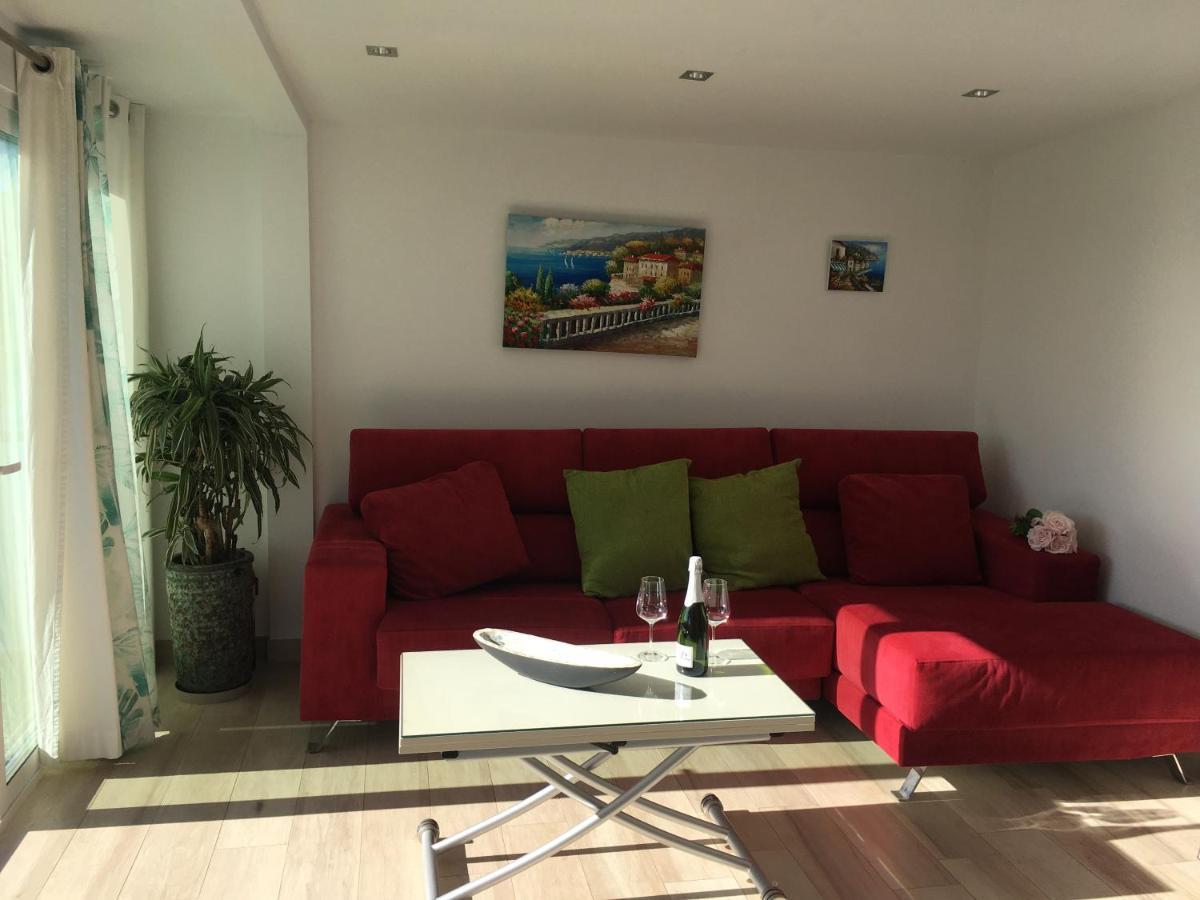 Apartment With Private Patio Fuengirola Eksteriør billede