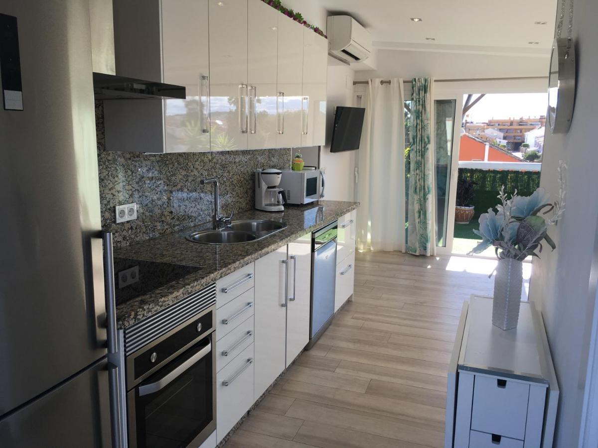 Apartment With Private Patio Fuengirola Eksteriør billede