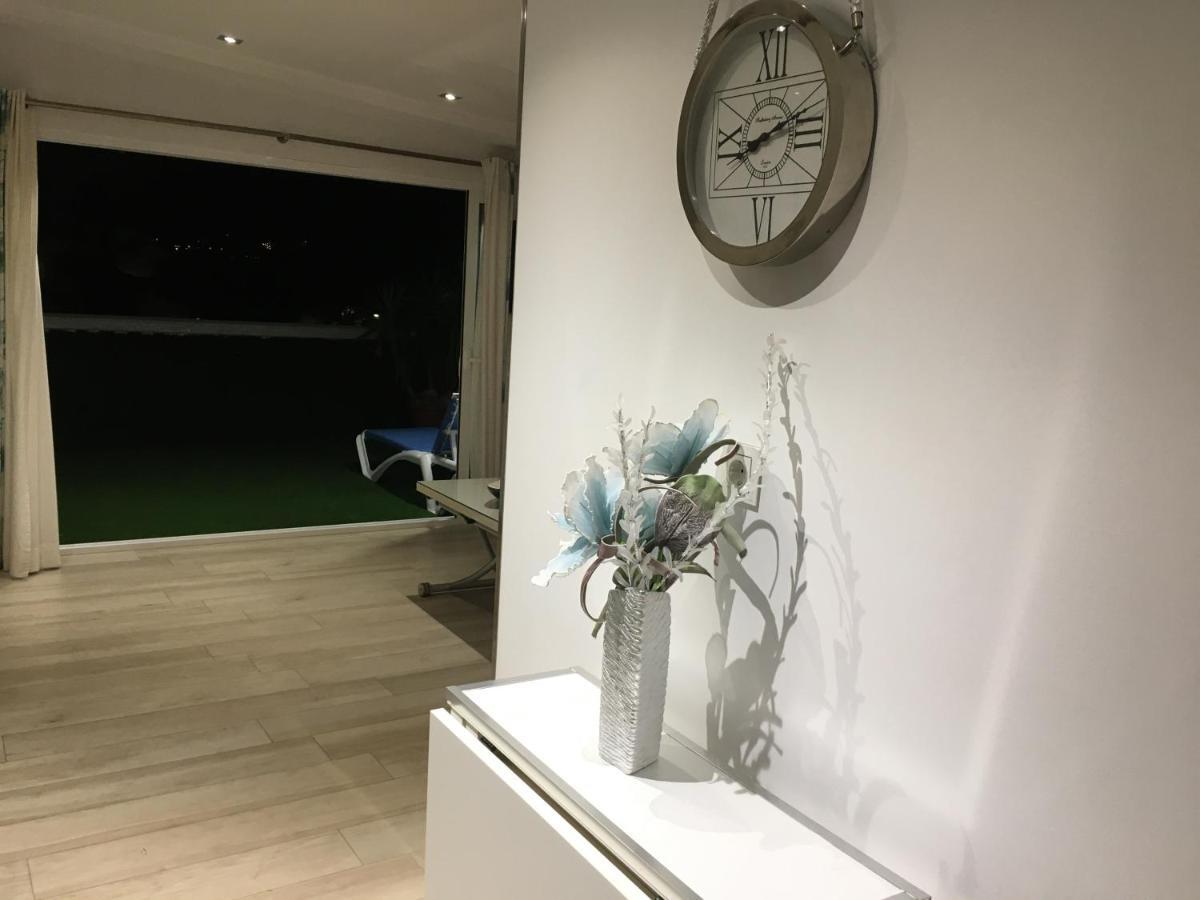 Apartment With Private Patio Fuengirola Eksteriør billede